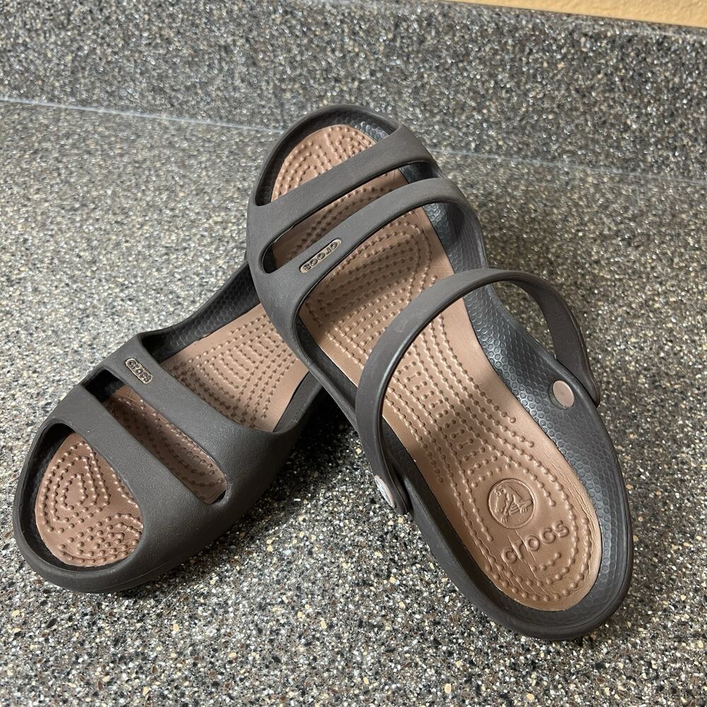 Crocs Summer Beach Strappy Sandals Womens Sz 8 Brown Comfort Casual Slip On Flat